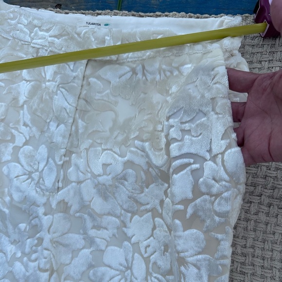 Tularosa WOMENS OFF WHITE MEDIUM Lace Trousers with Floral Design - Picture 7 of 11